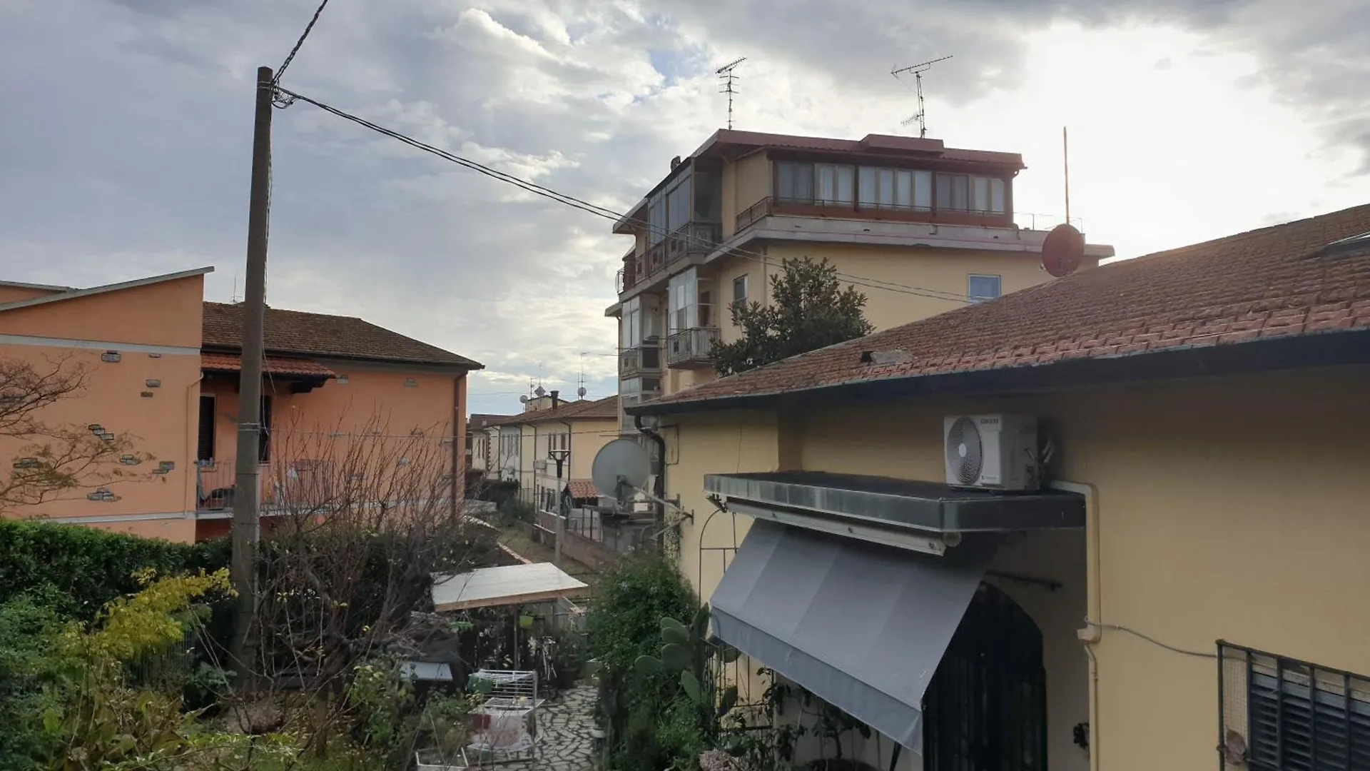 Creativhause 2 Apartment San Giuliano Terme Italy